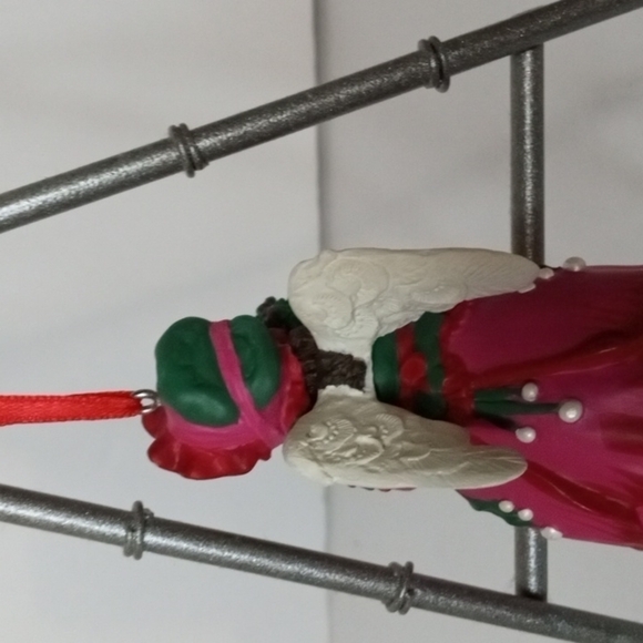 Hallmark KEEPSAKE Christmas Ornament Collector's Series - Rose Angel - 1999, - Picture 6 of 9